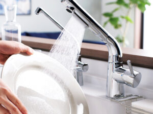 幅広のエアインシャワーで手早く洗えて、節水効果もバツグン